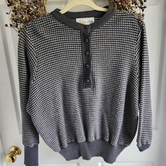 Vintage Glenayr Kitten Sweater - Picture 1 of 8